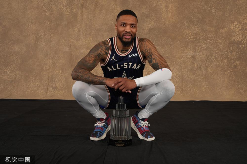 从更衣室到 从更衣室到